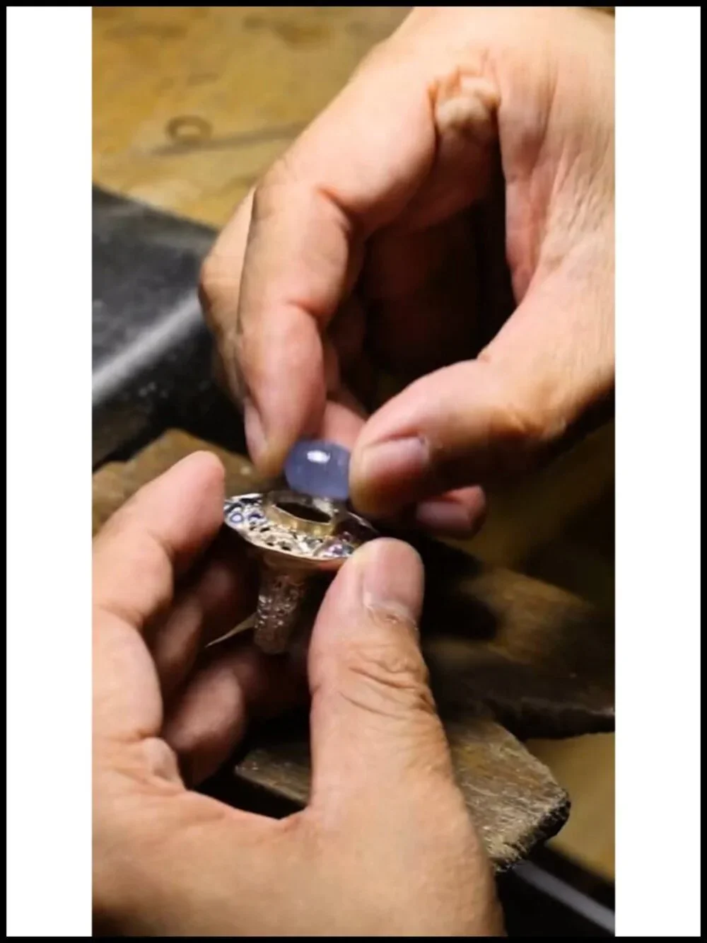 Pendant with 18